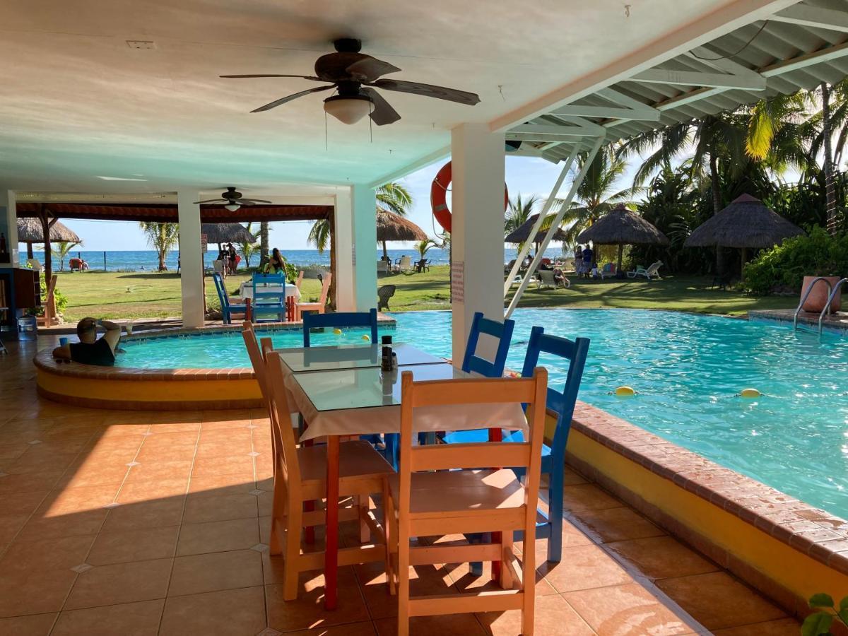 Las Lajas Beach Resort Exterior foto